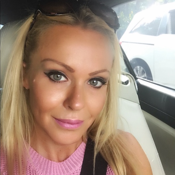 Meet your Posher, Amanda - Picture 4 of 6